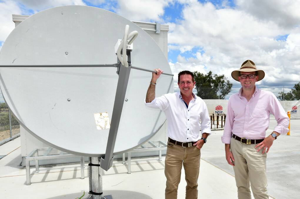 PROGRESS: Deputy Premier Paul Toole and NSW Agriculture Minister Adam Marshall inspecting the Yeoval Doppler radar. Picture: SUPPLIED