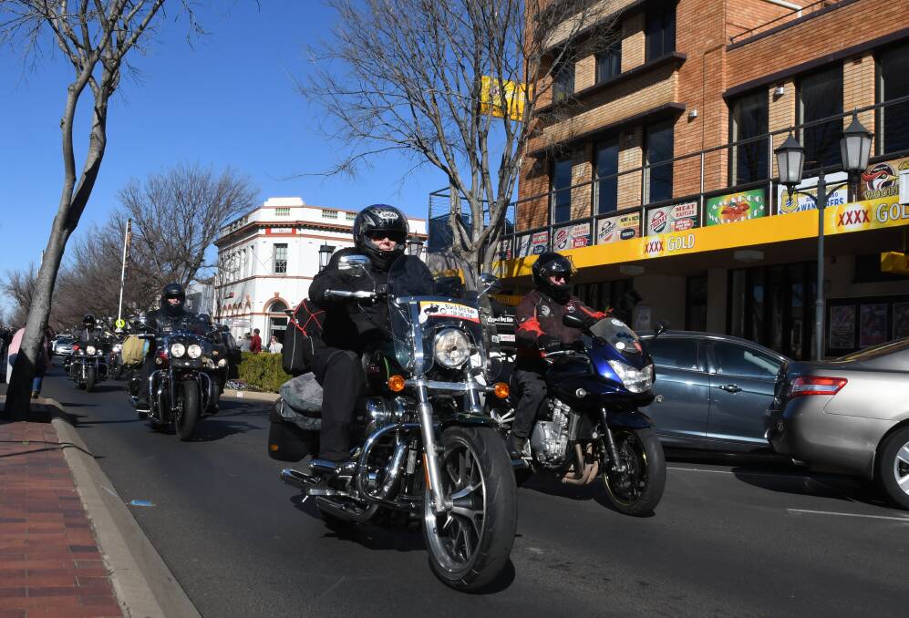 The NSW riders departing Dubbo last Friday. Photo: Jennider Hoar. 