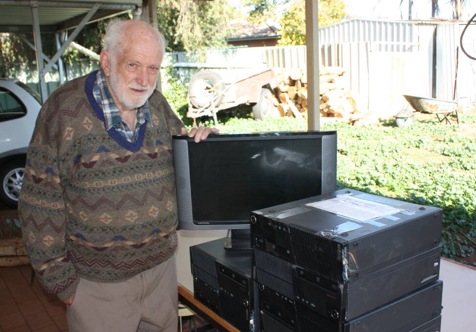 Donate: Geoff Higgins, from the Dubbo Men's Shed is hoping the community can send in their unwanted computer items for students in the Philippines. Photo: Taylor Jurd.