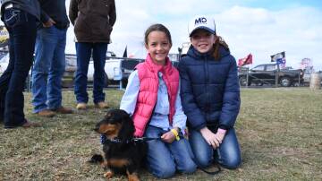 Stanley with Poppy and Lilla Job at the 2023 Dubbo Show. Photo by Amy McIntyre