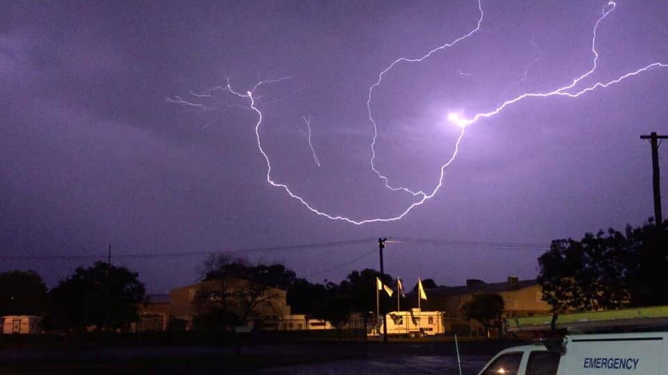 Wild weather passed through the Dubbo and Parkes region overnight on Tuesday. Photo: DUBBO CITY SES UNIT
